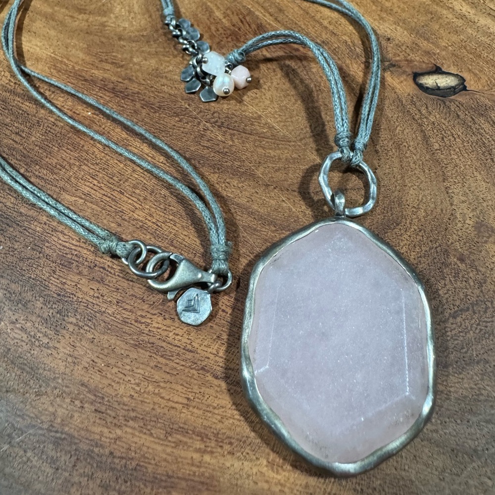 Elegant Silver Pendant Necklace